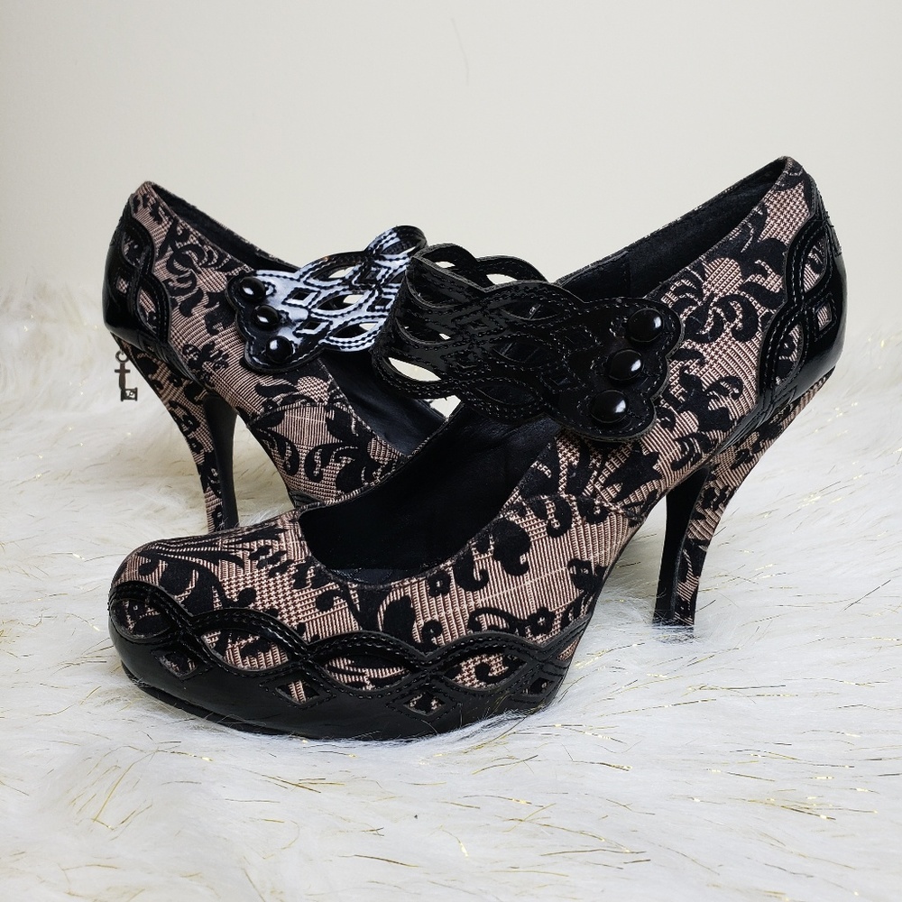 Mary Jane Lace Pumps Size 8